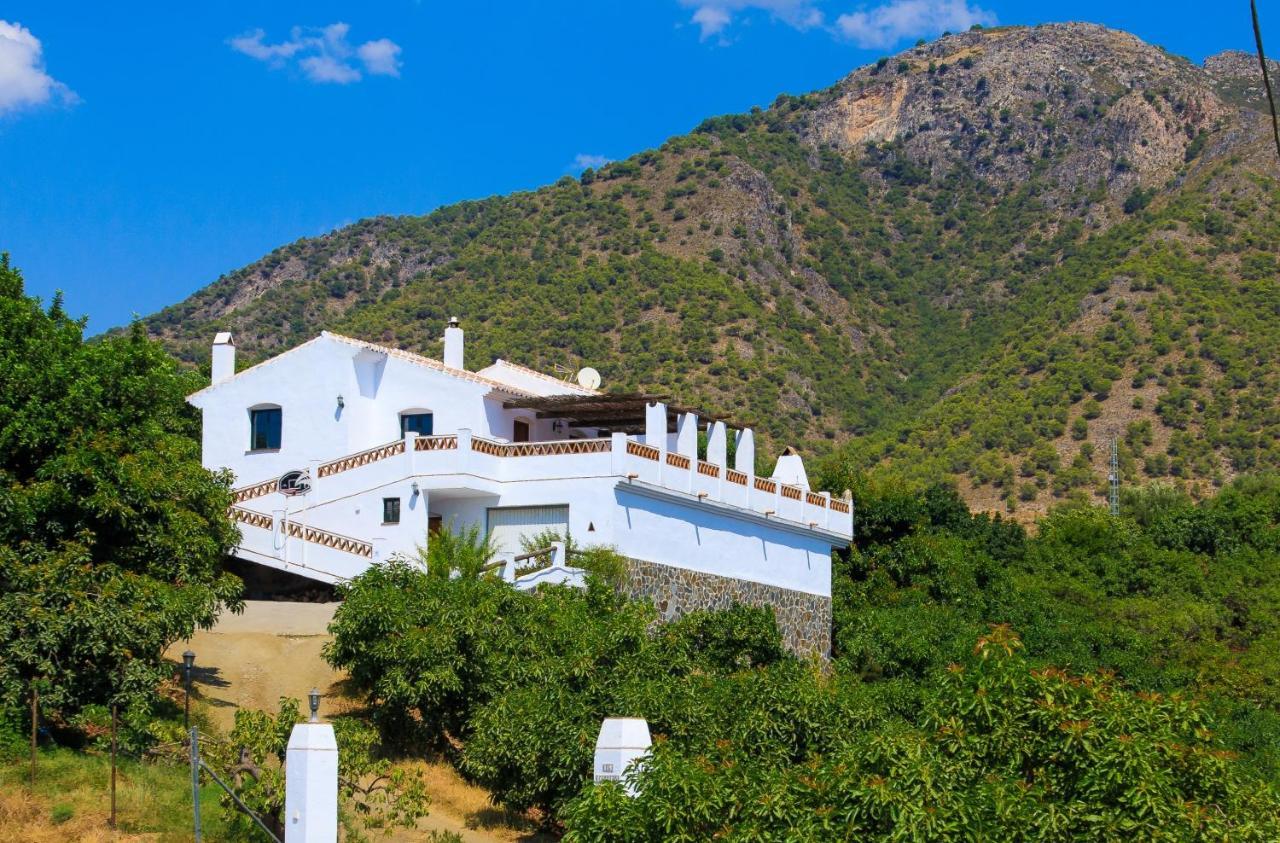 Cortijo Los Madronos Villa Фригиляна Екстериор снимка