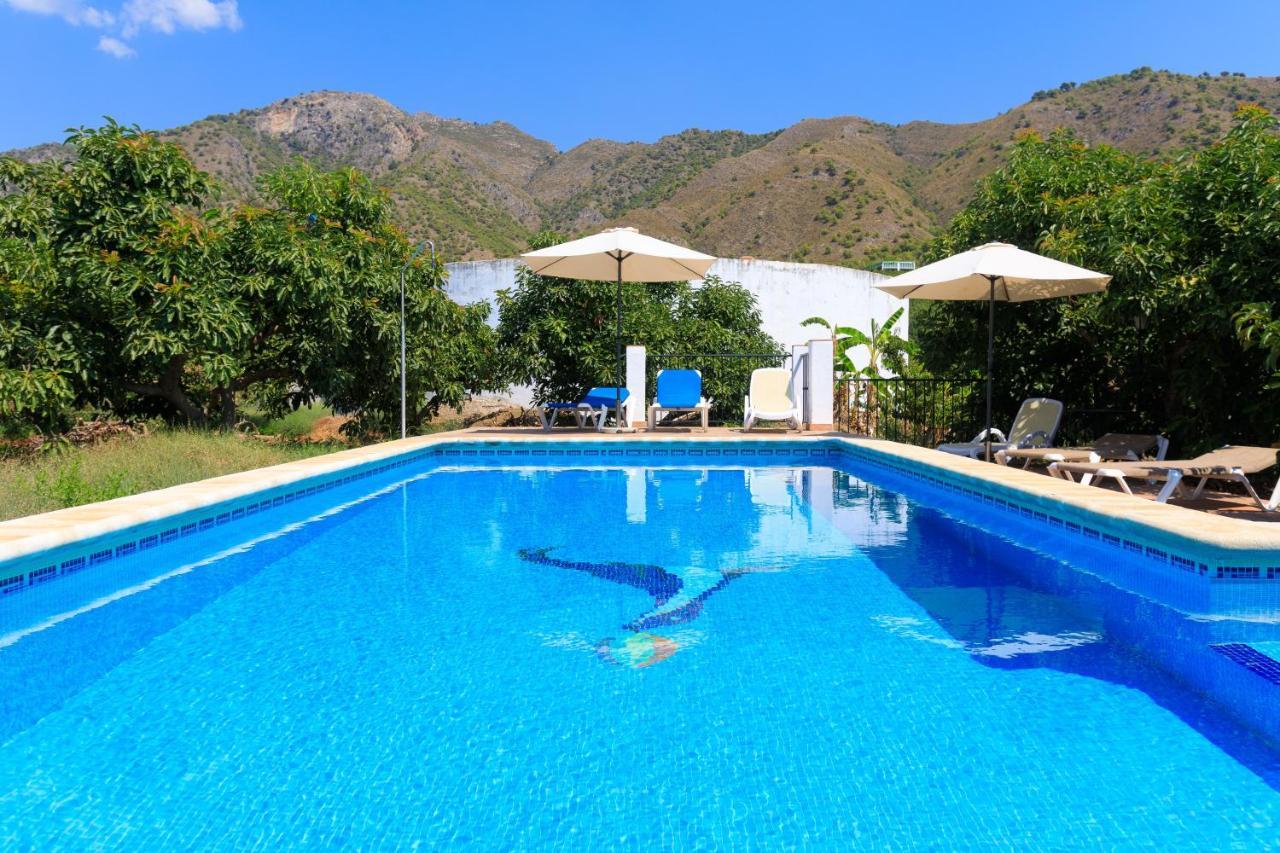 Cortijo Los Madronos Villa Фригиляна Екстериор снимка